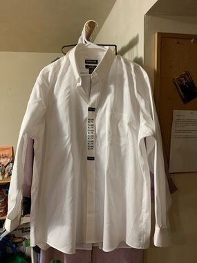 NWT Kirkland Signature Men's Classic White Long-Sleeve Dress Shirt. Size XL